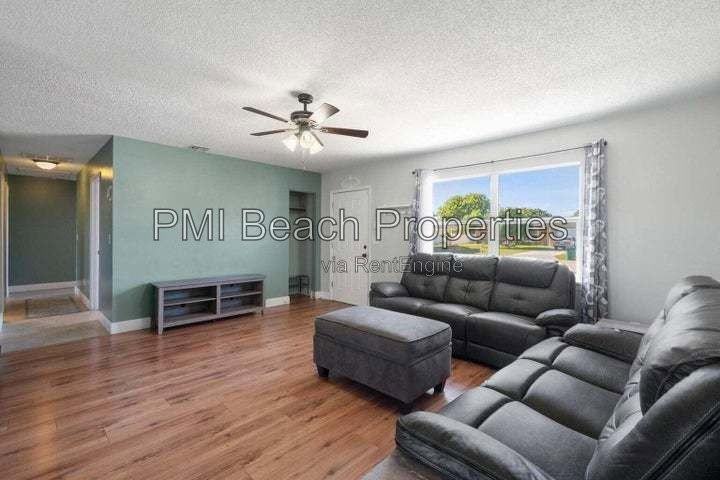 2456 Se Melaleuca Blvd - Photo 3 of 14