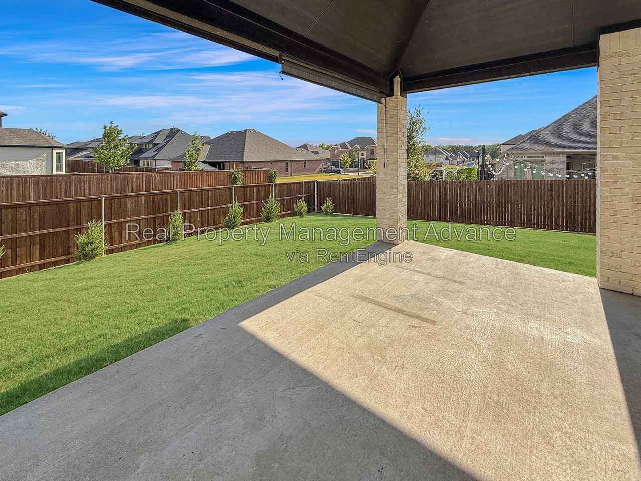 308 Winding Creek Ln - Photo 4 of 31