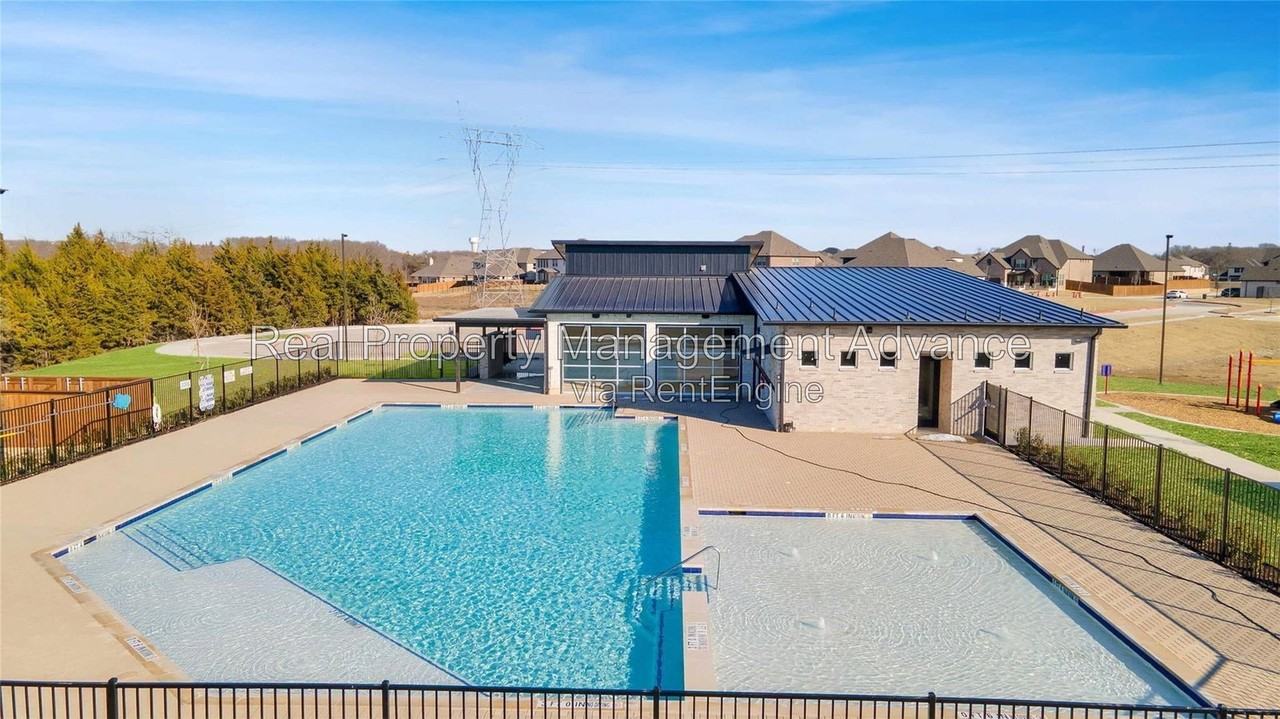 308 Winding Creek Ln - Photo 6 of 31