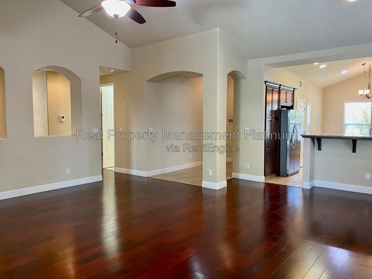 8616 N Garden Ave - Photo 5 of 16
