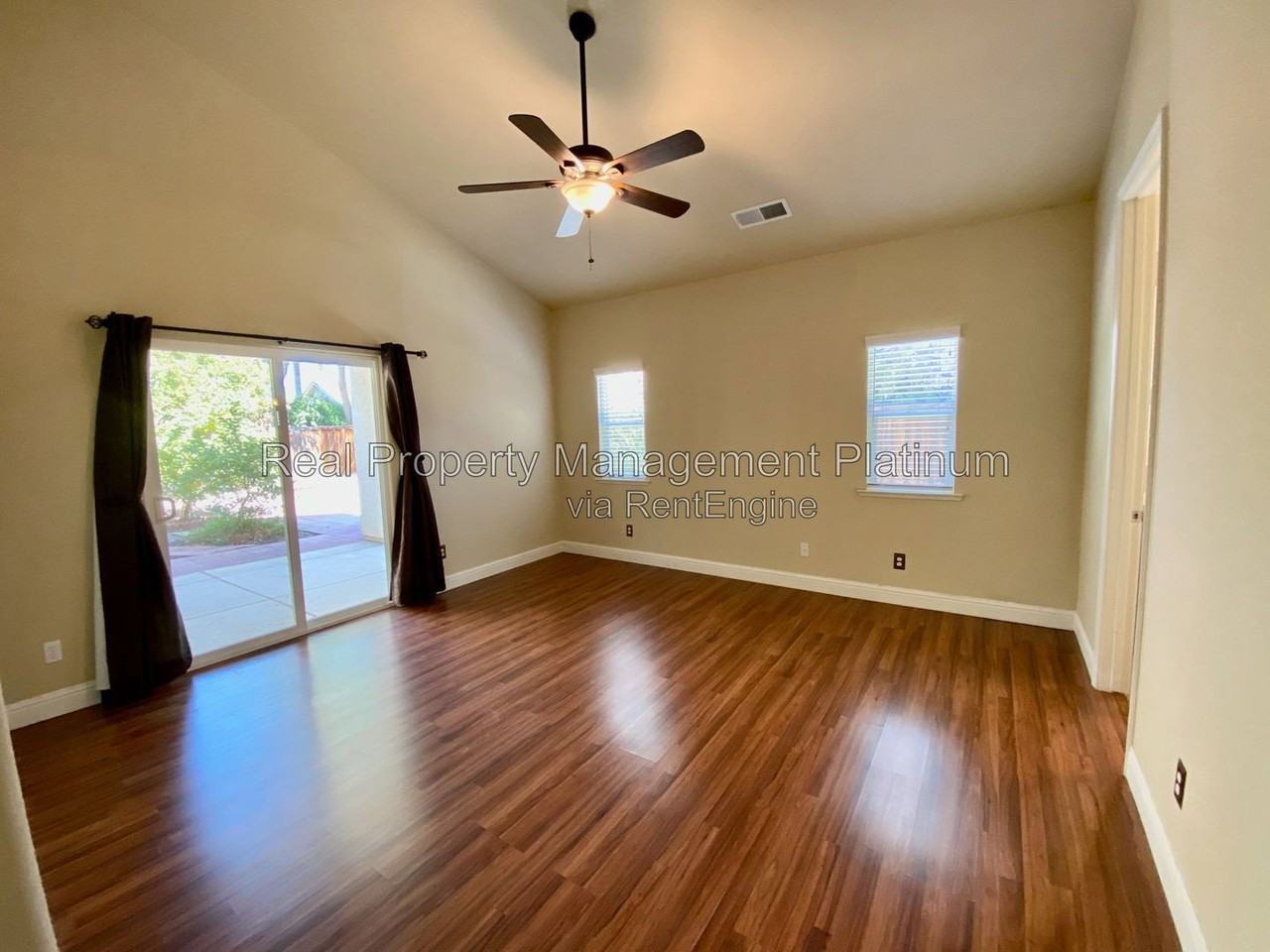 8616 N Garden Ave - Photo 6 of 16