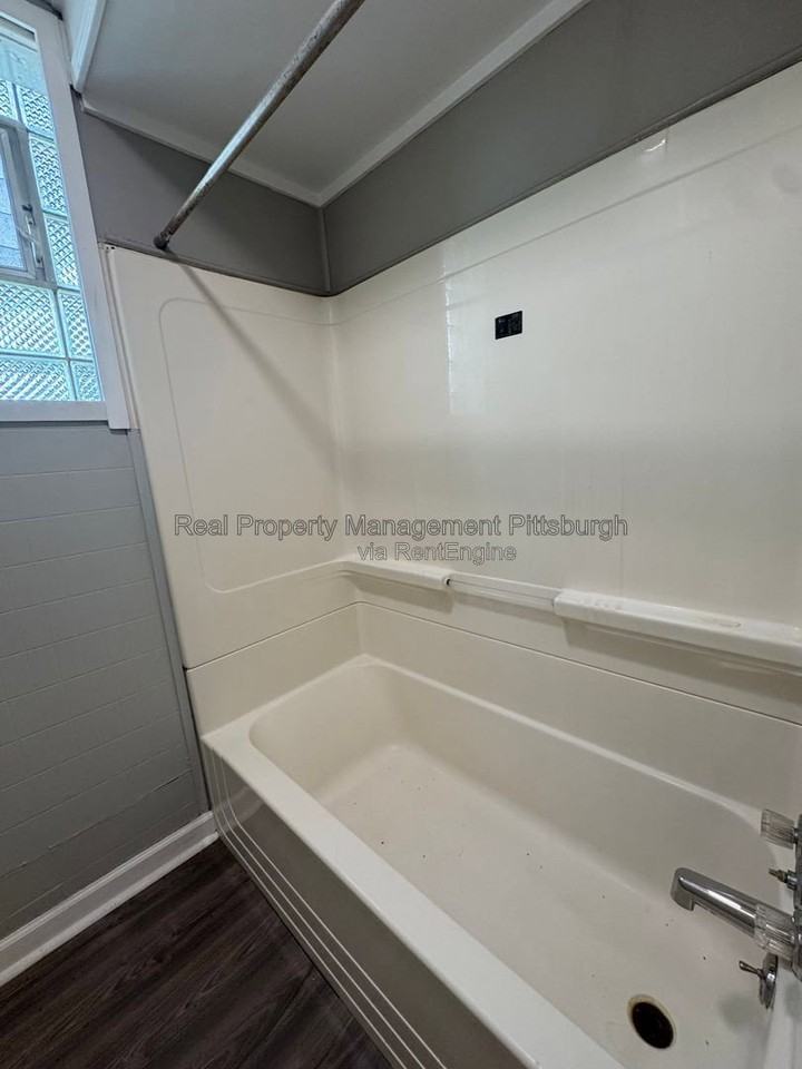 2835 Capitol St - Photo 7 of 16