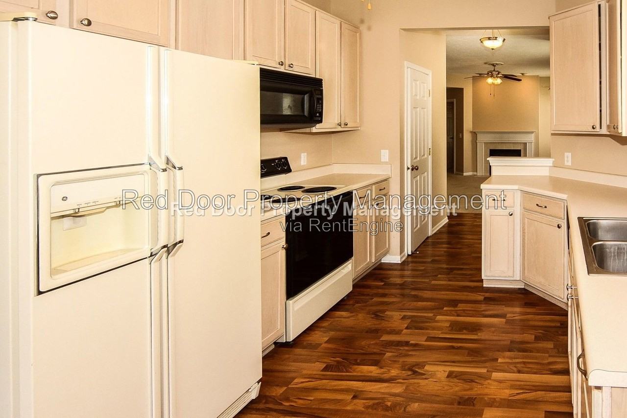12420 Brookline St - Photo 4 of 20