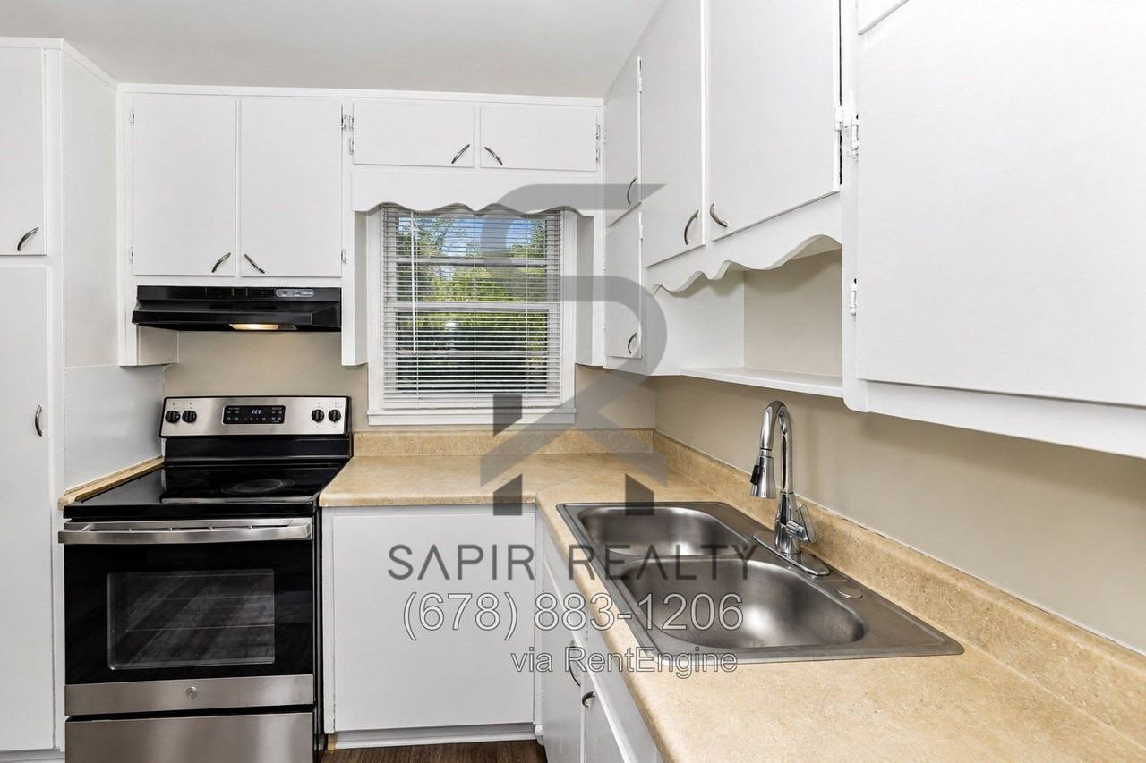 225 Glenrose Cir Sw - Photo 6 of 16