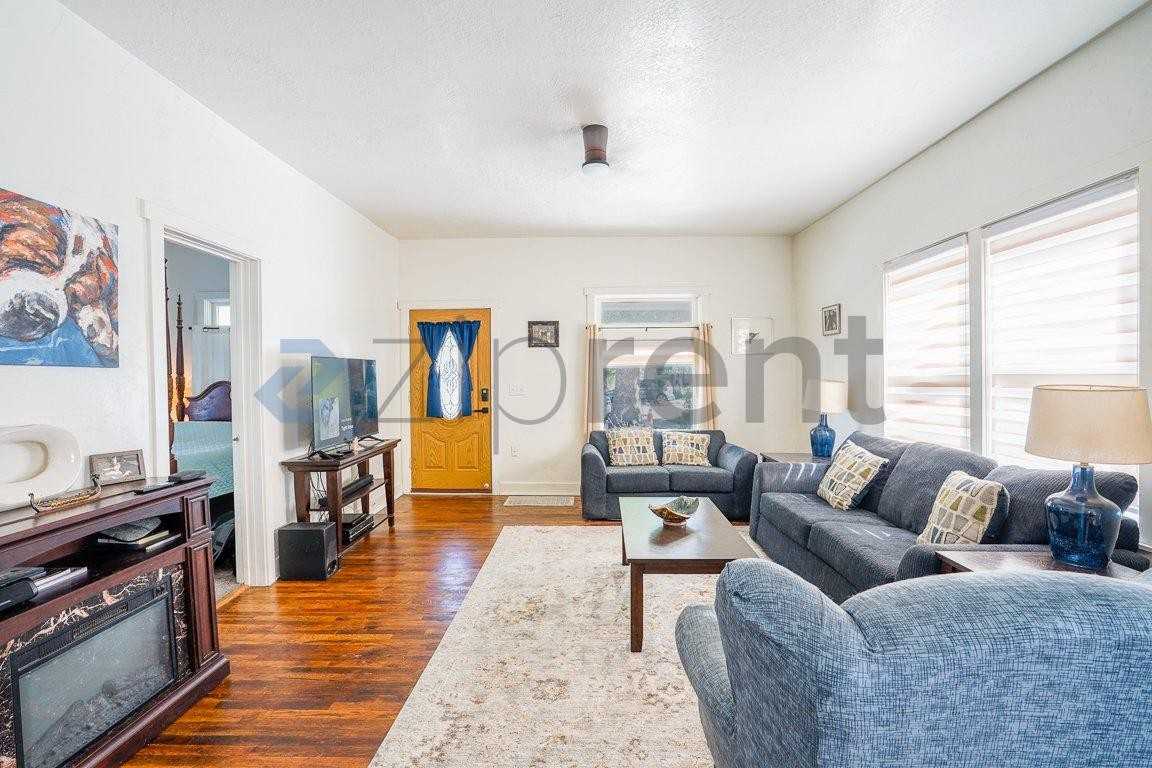 2719 Madison Ave #A - Photo 5 of 25