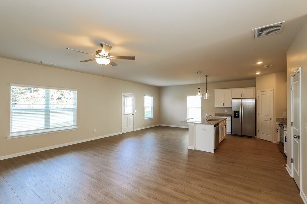 208 Katelyn Way - Photo 4 of 17