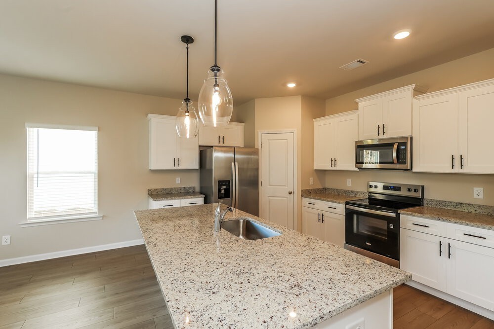 208 Katelyn Way - Photo 6 of 17