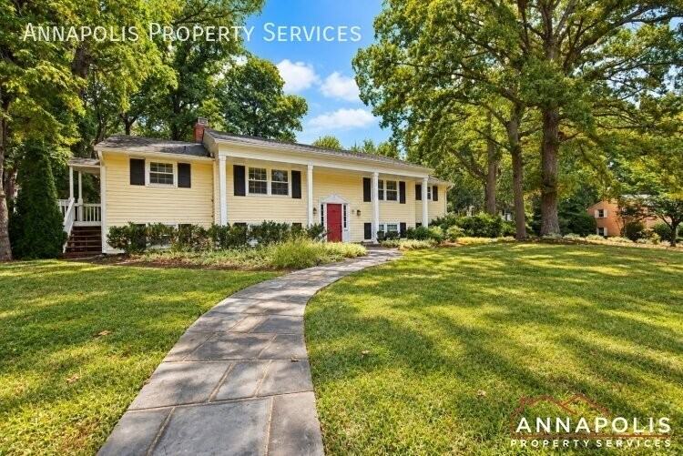 300 S Cherry Grove Ave - Photo 2 of 35
