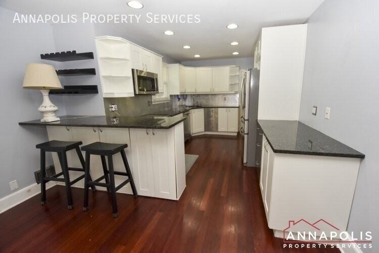 300 S Cherry Grove Ave - Photo 5 of 35