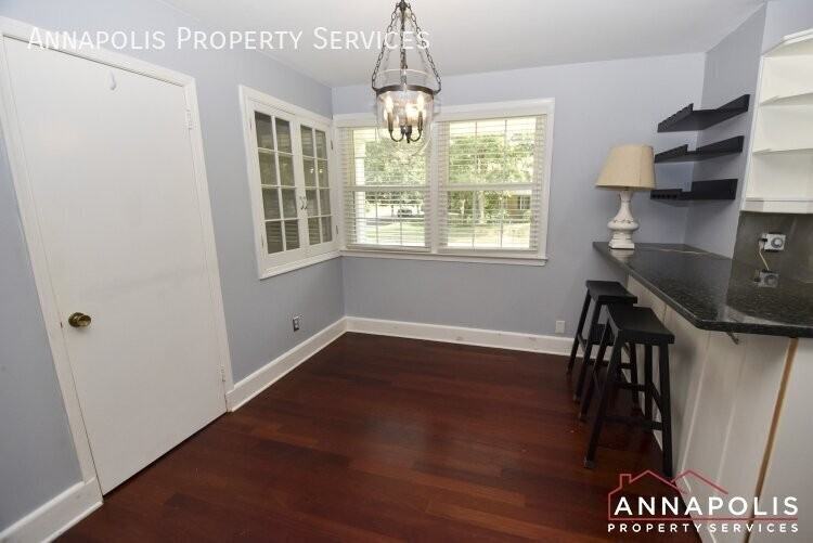 300 S Cherry Grove Ave - Photo 7 of 35