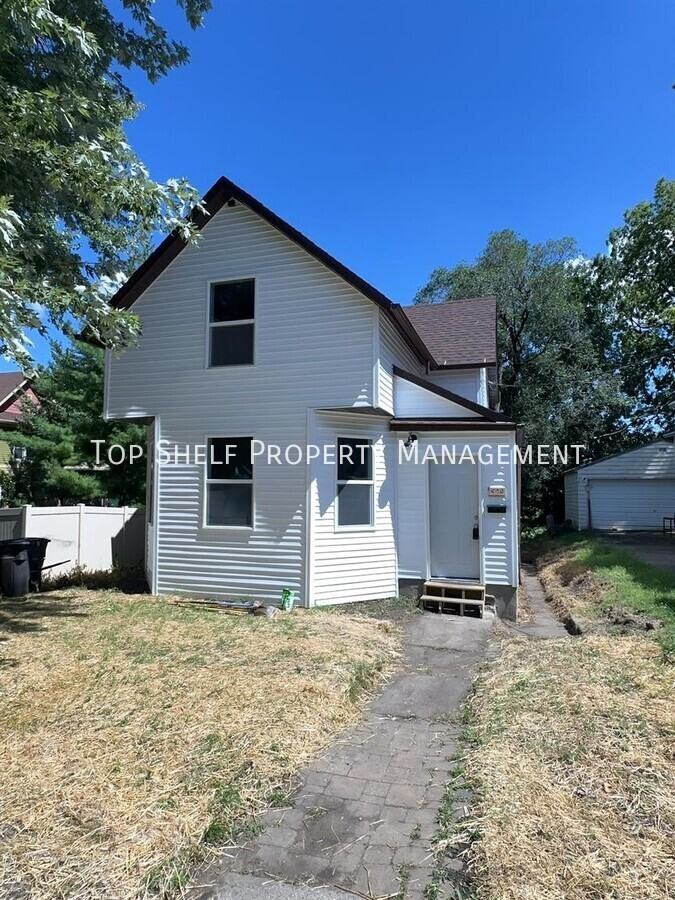 1529 11th St - Photo 2 of 15
