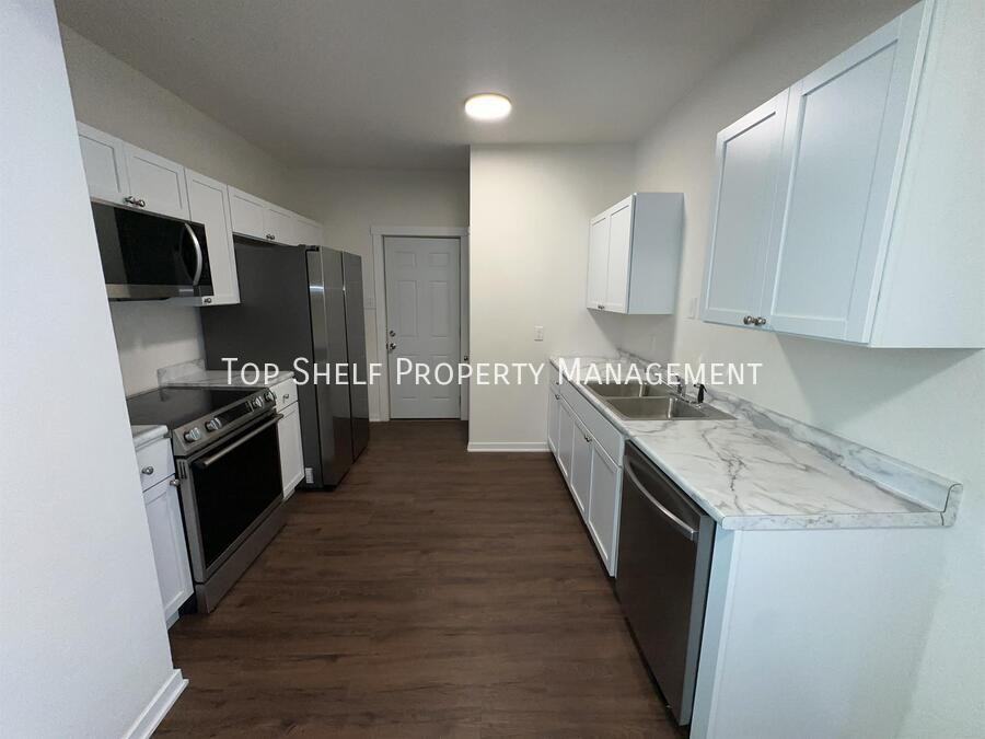 1529 11th St - Photo 4 of 15