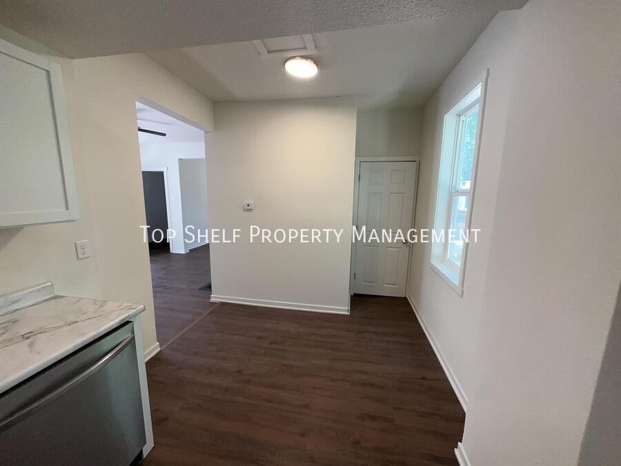 1529 11th St - Photo 5 of 15