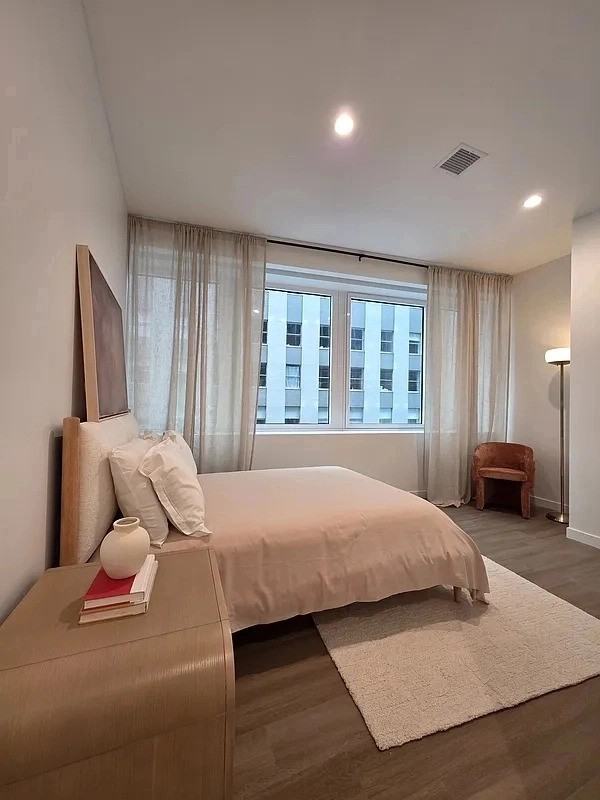 80 Pine St #1108 - Photo 6 of 14