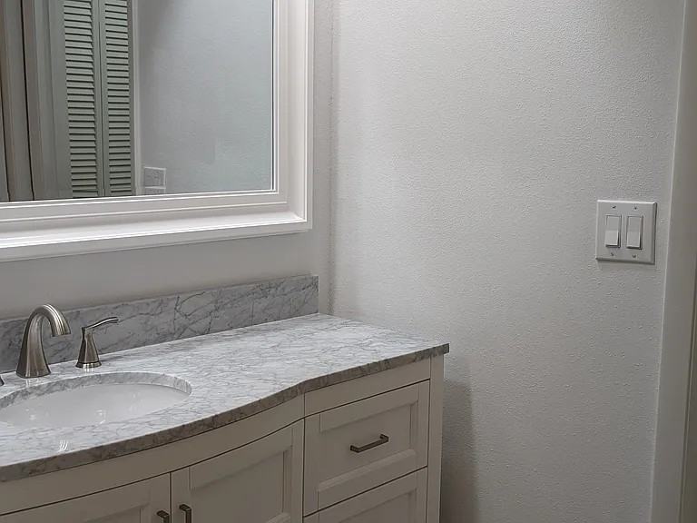 180 Joanne Pl #NA - Photo 3 of 9