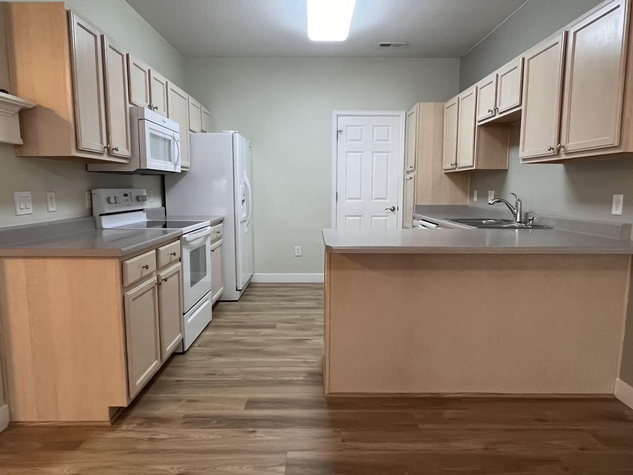 22520 E Ontario Dr #104 - Photo 5 of 11