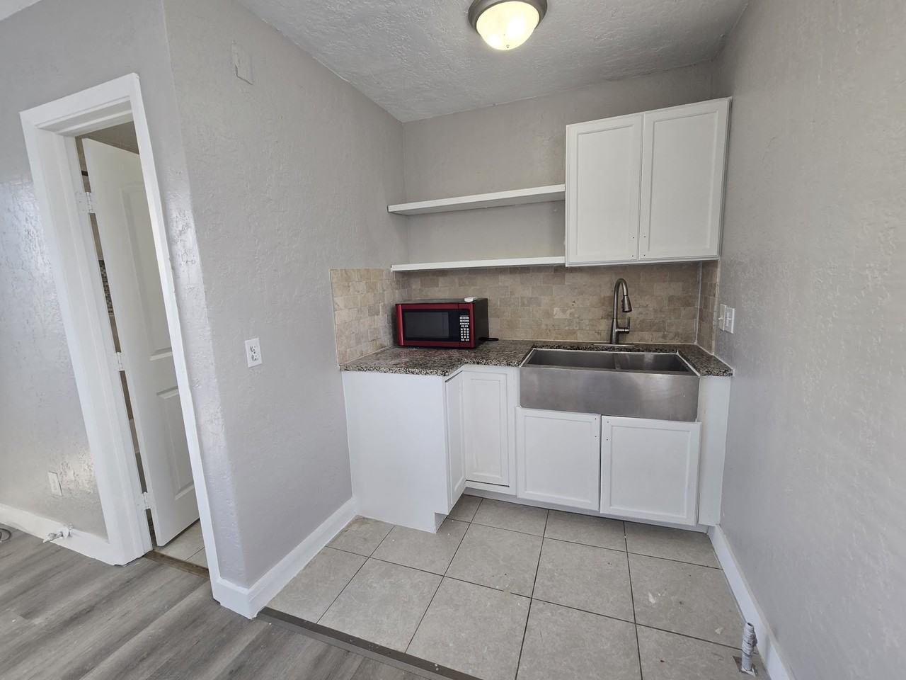 118 W Sears St #103 - Photo 5 of 12
