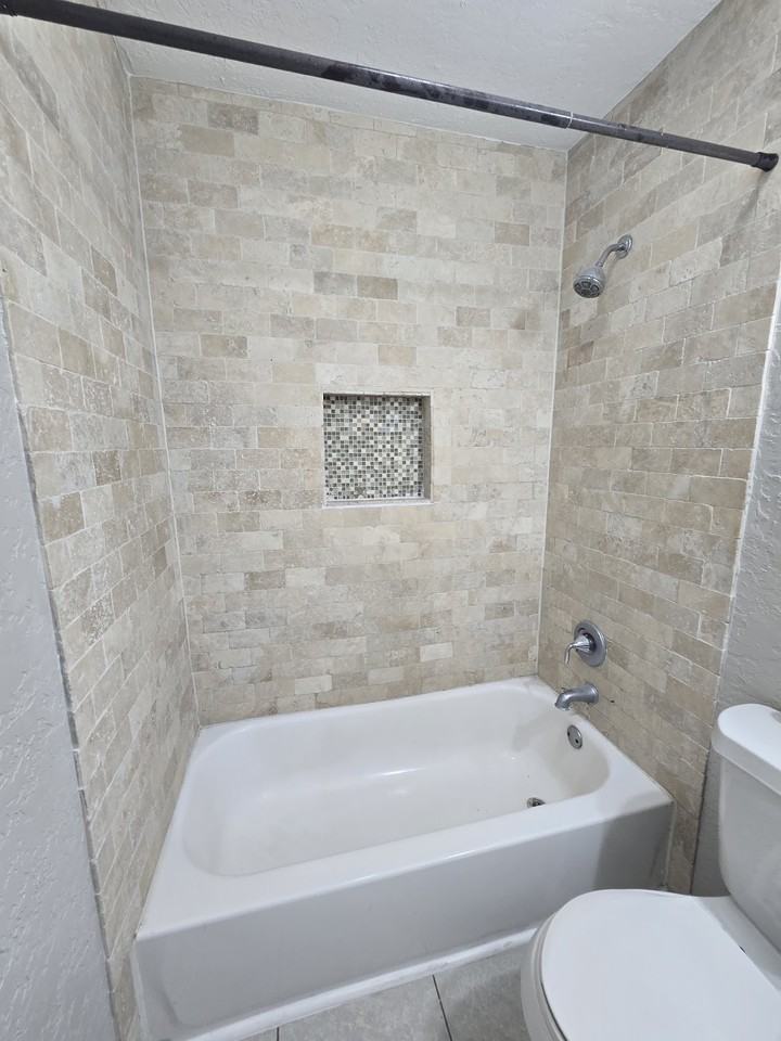 118 W Sears St #103 - Photo 7 of 12