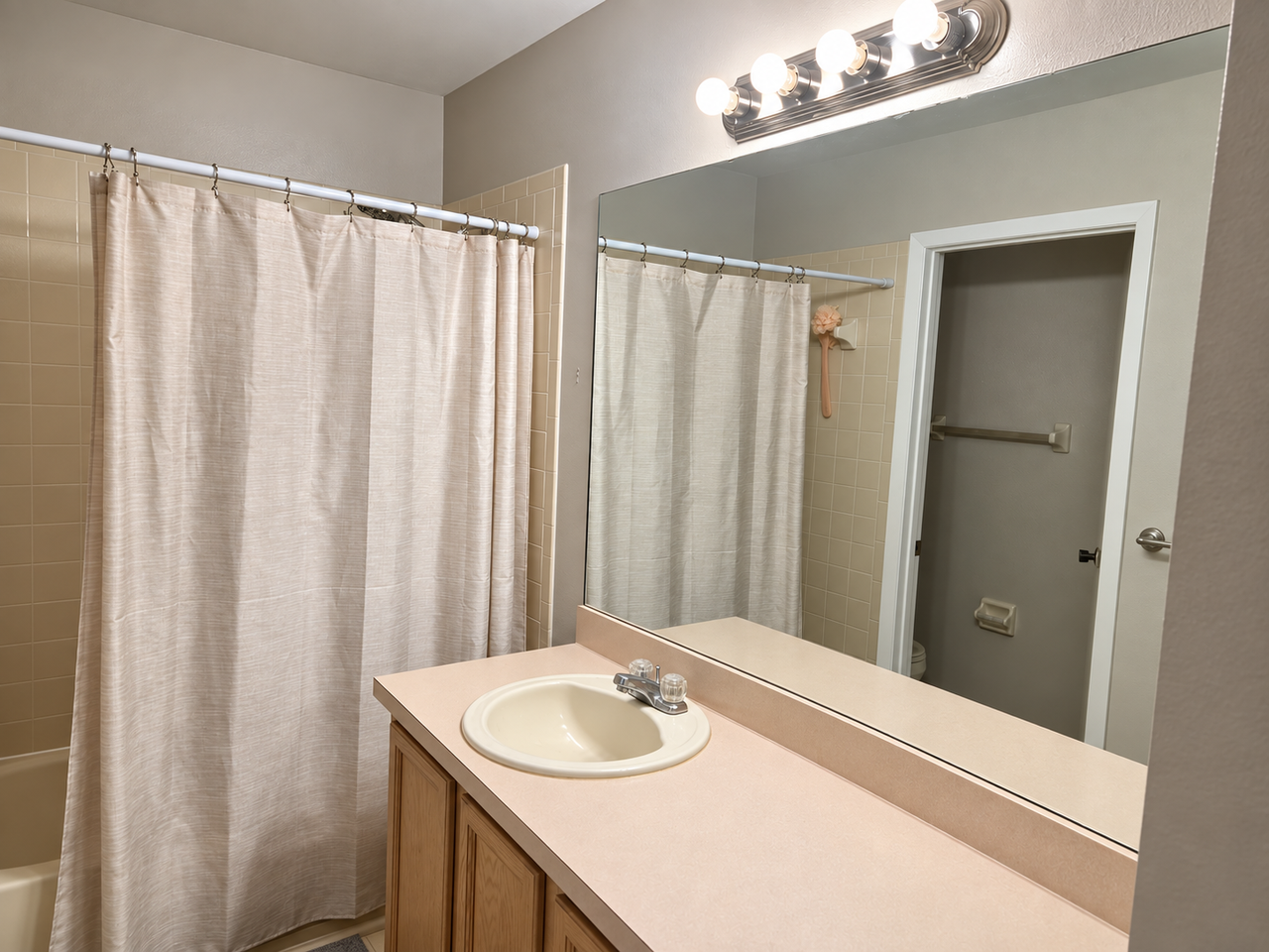 637 Kensington Lake Cir #NA - Photo 2 of 9