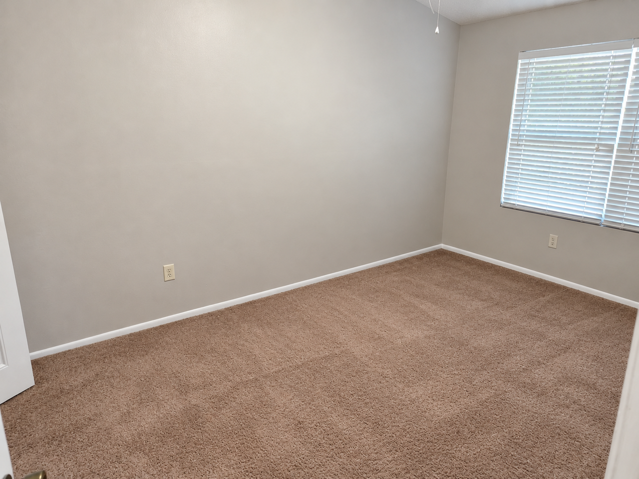 637 Kensington Lake Cir #NA - Photo 6 of 9