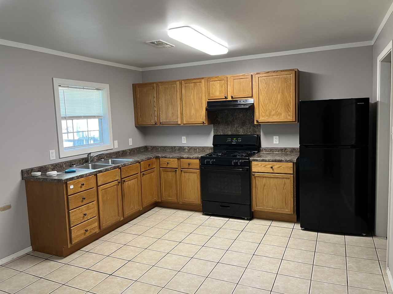 1123 N 34th St #NA - Photo 2 of 10