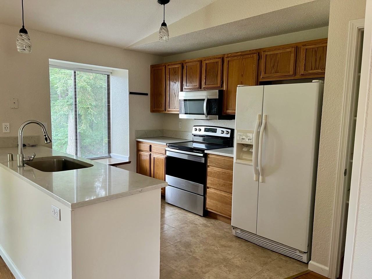 702 Century Ct Ne #NA - Photo 3 of 16