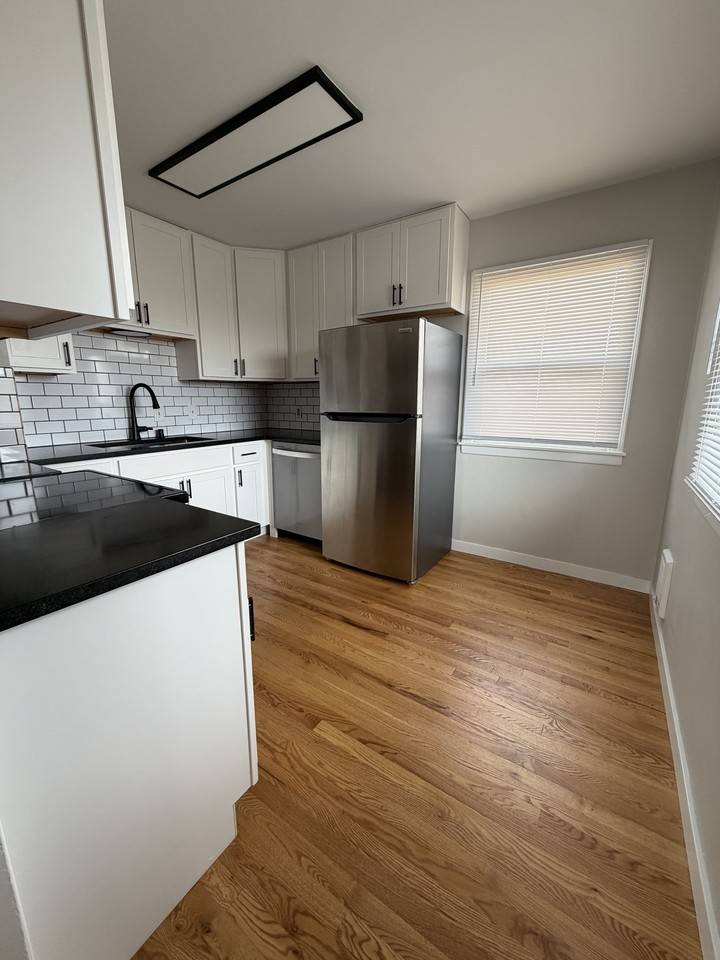 816 3rd St #816 - Photo 4 of 14