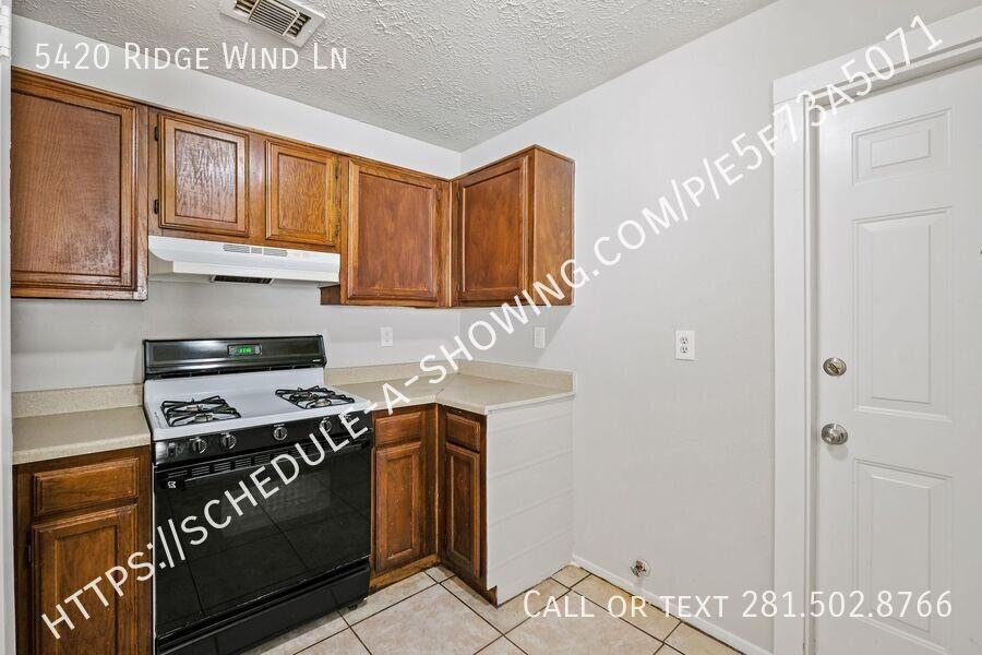 5420 Ridge Wind Ln - Photo 2 of 12