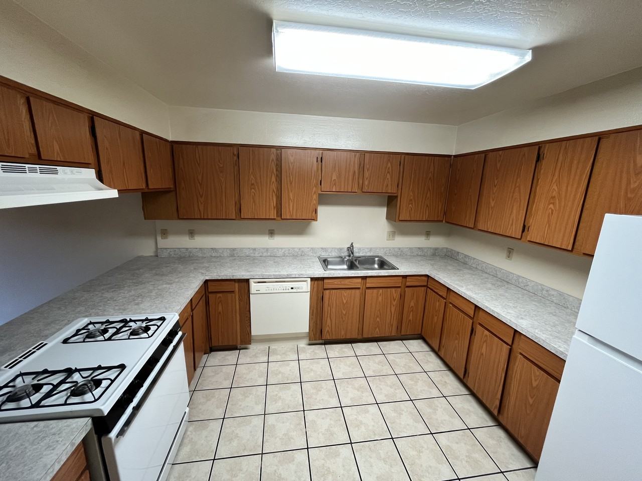 920 W Grand Canyon Ave #10 - Photo 2 of 13