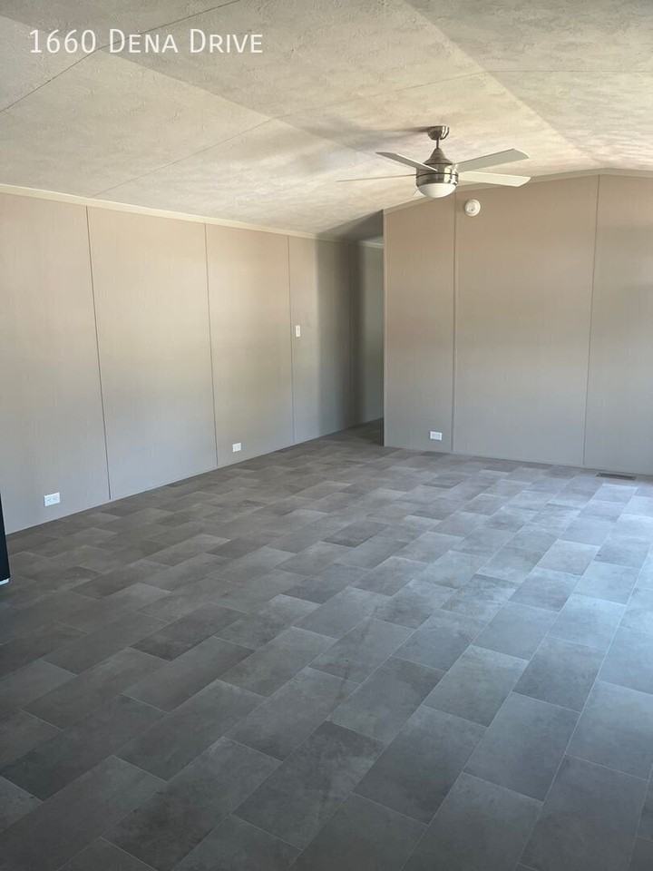 1660 Dena Dr - Photo 2 of 10