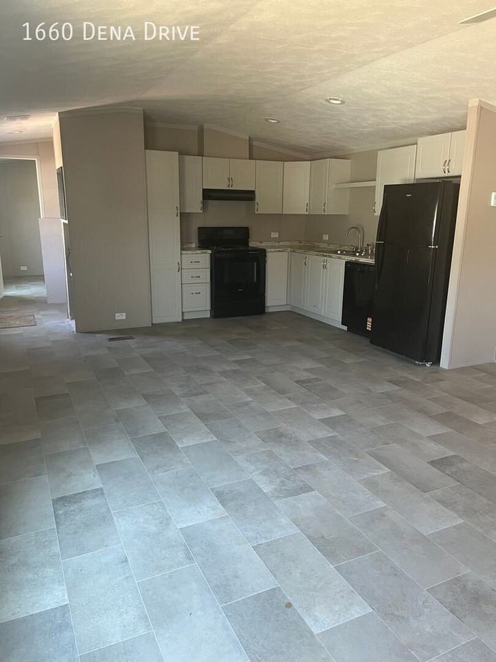 1660 Dena Dr - Photo 3 of 10