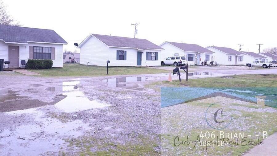 406 Brian St #B - Photo 6 of 24