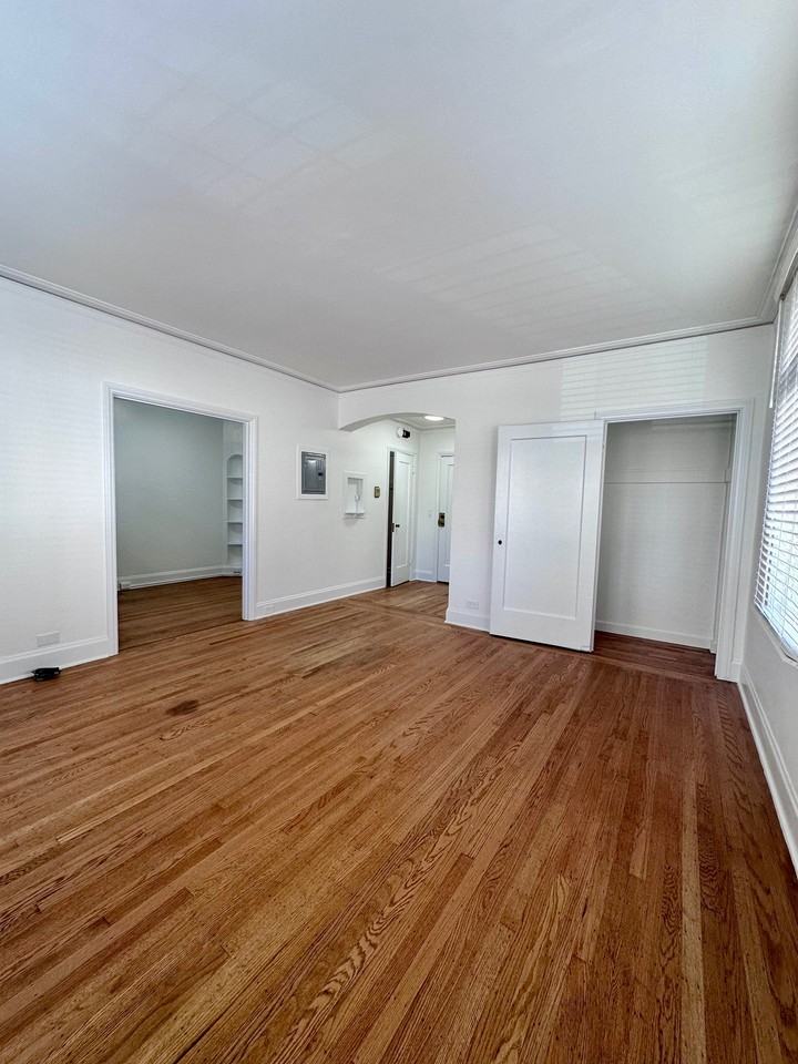 2160 Leavenworth St #101 - Photo 6 of 10