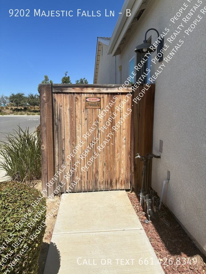 9202 Majestic Falls Ln #B - Photo 2 of 10