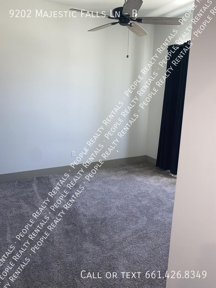 9202 Majestic Falls Ln #B - Photo 5 of 10
