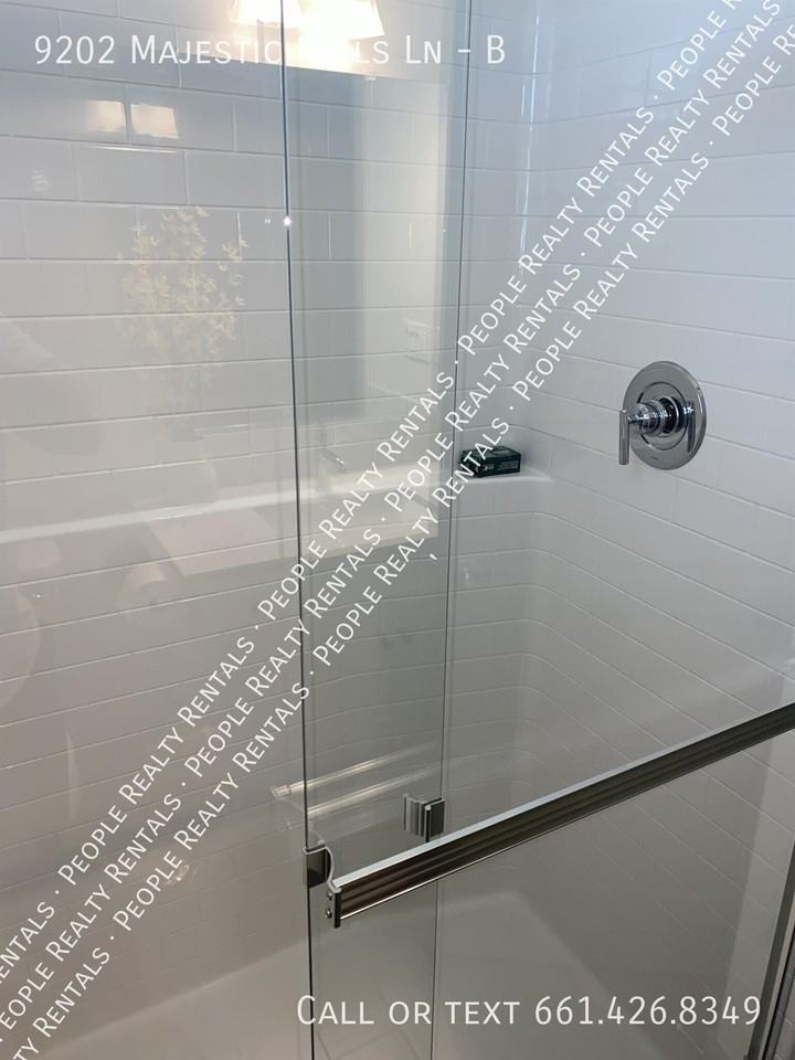 9202 Majestic Falls Ln #B - Photo 7 of 10