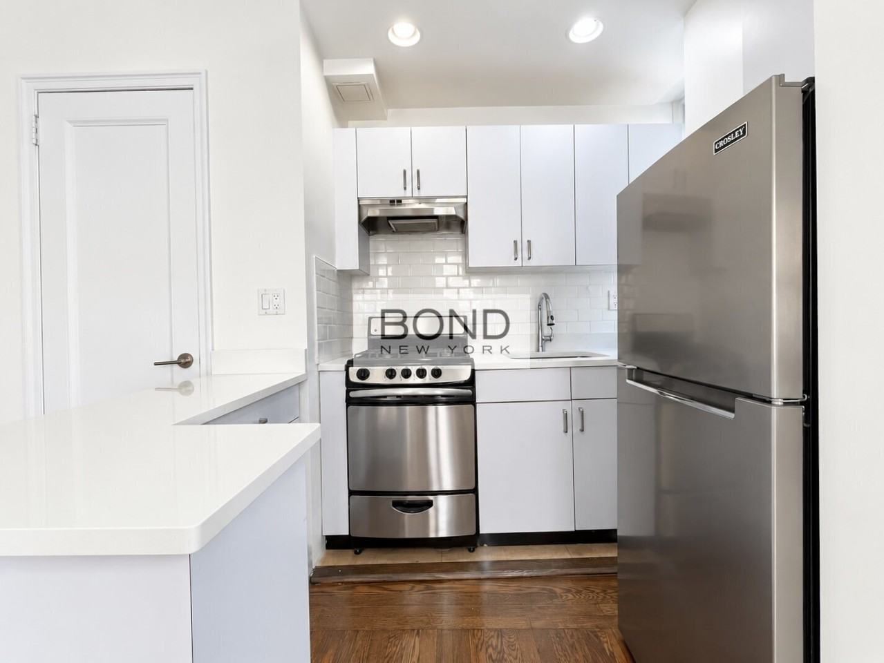 140 E 46th St #T - Photo 3 of 5