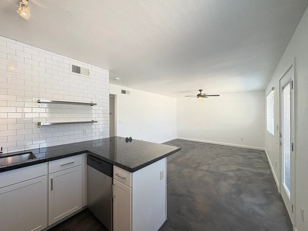 4231 N 27th St #9 - Photo 4 of 17