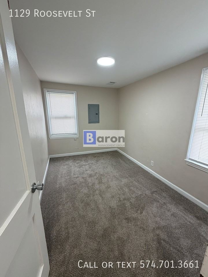 1129 Roosevelt St - Photo 6 of 10
