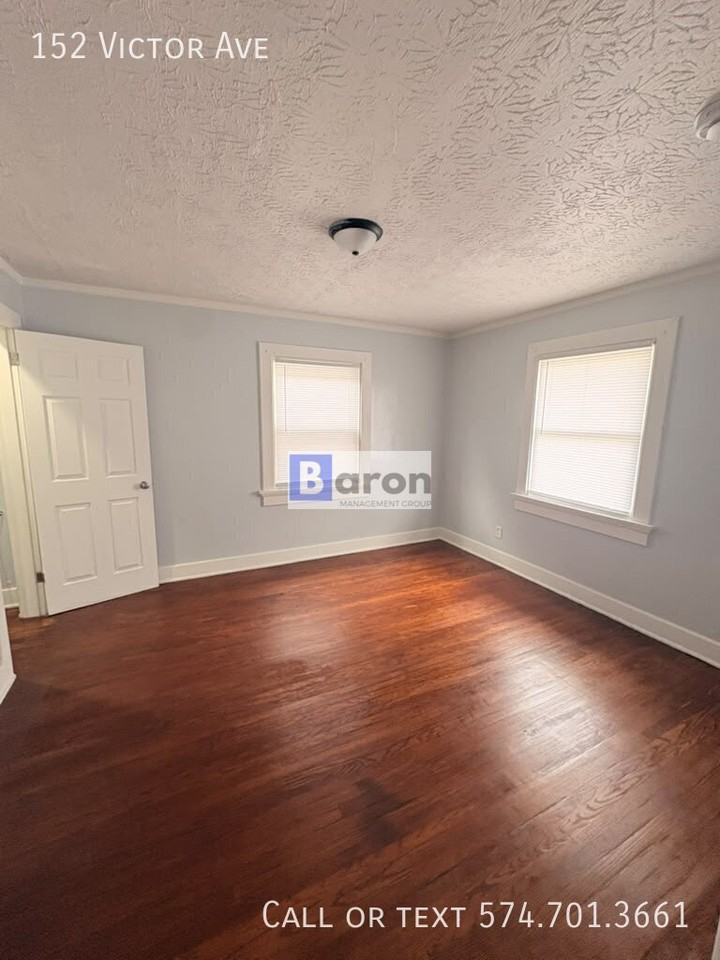 152 Victor Ave - Photo 4 of 6