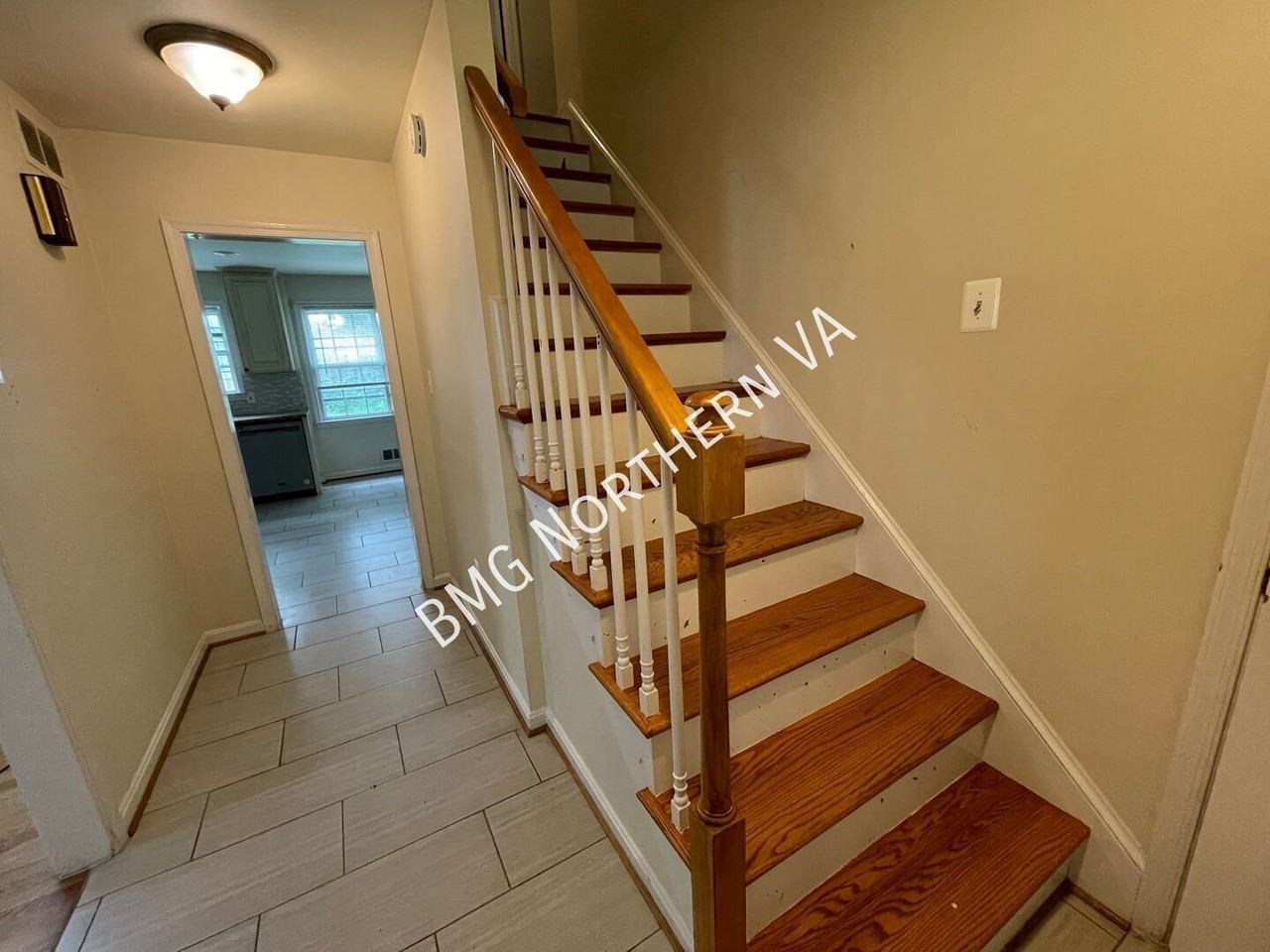 7905 Lewinsville Rd - Photo 4 of 50