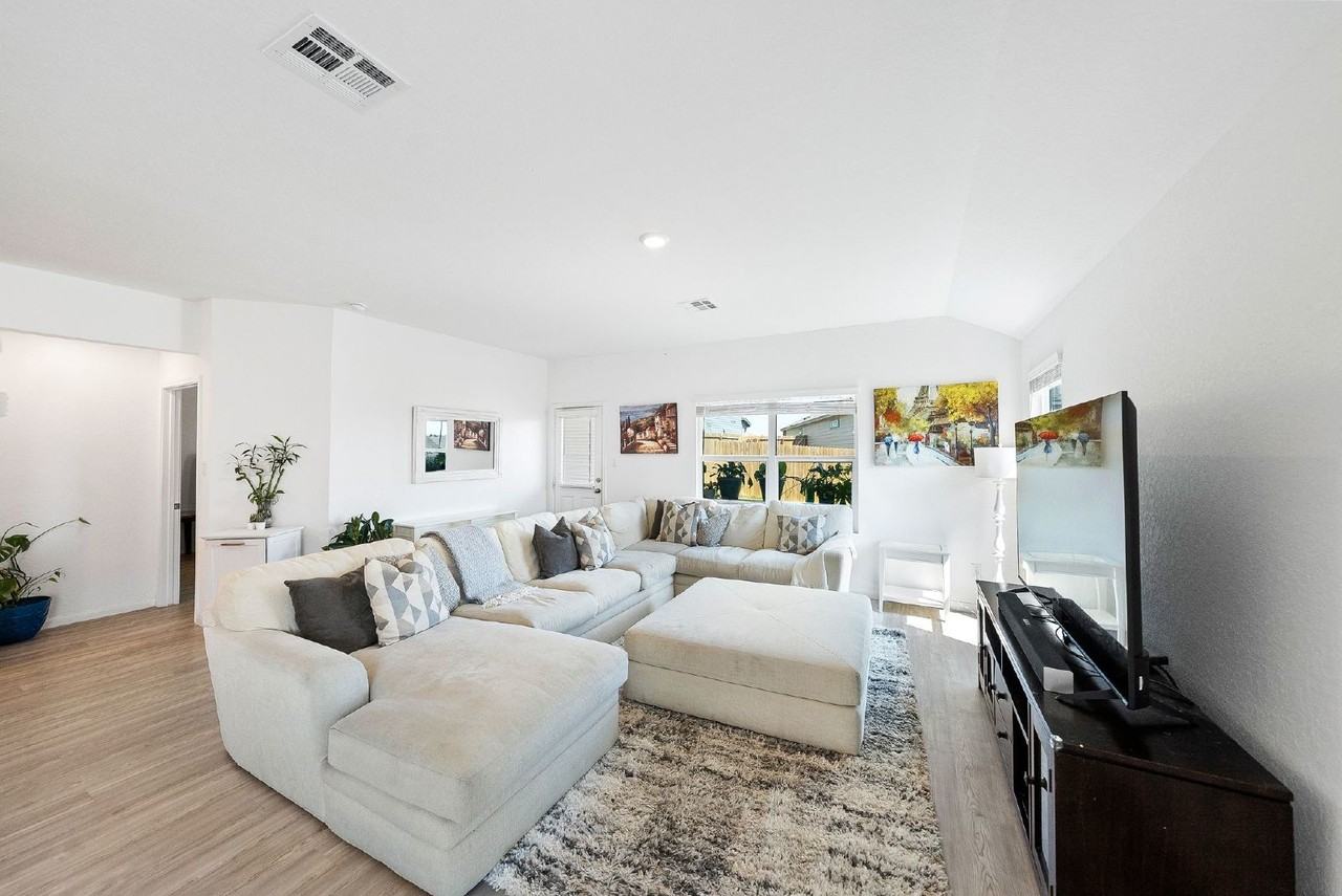 12920 Thyme Way - Photo 6 of 39