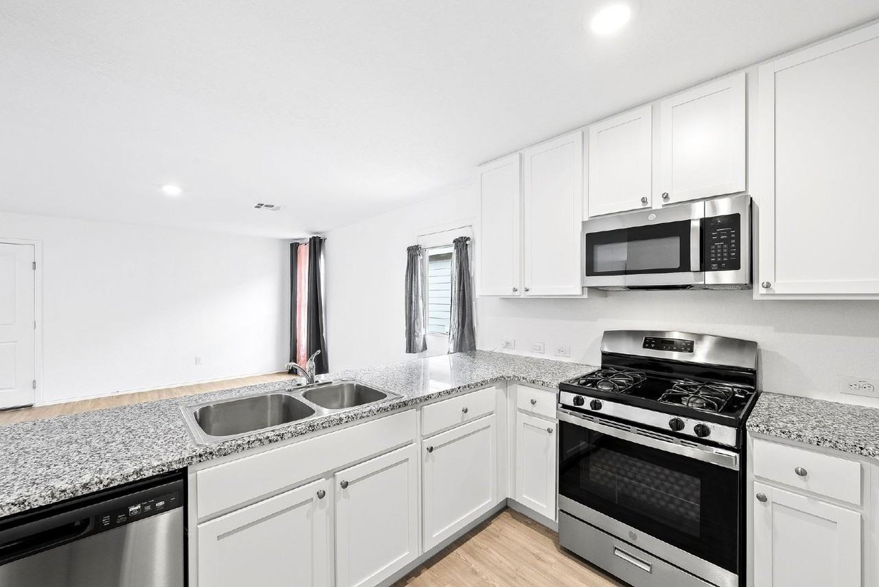 4319 Fluvial Cir - Photo 2 of 27