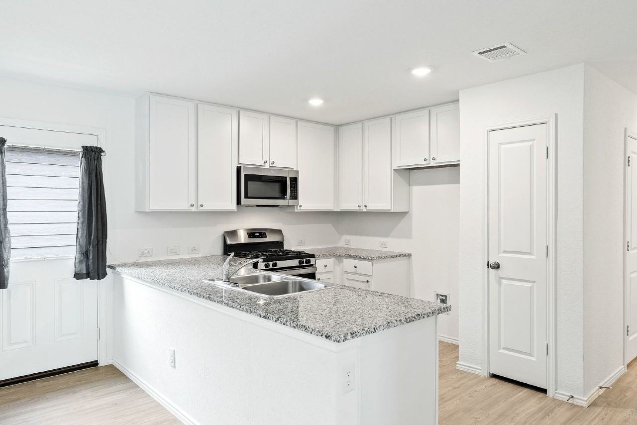 4319 Fluvial Cir - Photo 6 of 27
