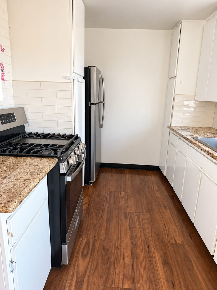 4607 Plaza Ln Apt E - Photo 2 of 5