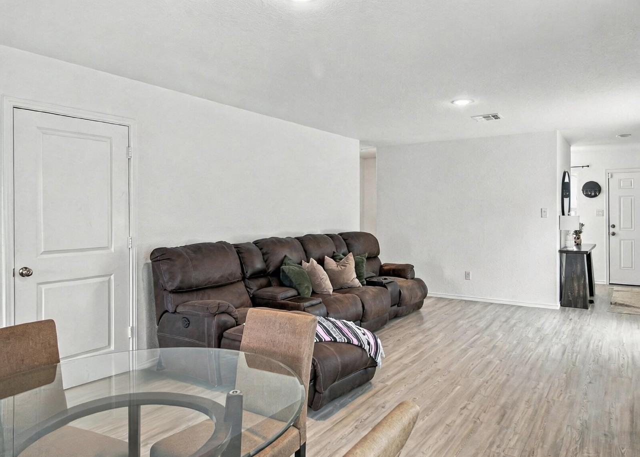 109 Kayden Ct - Photo 6 of 21