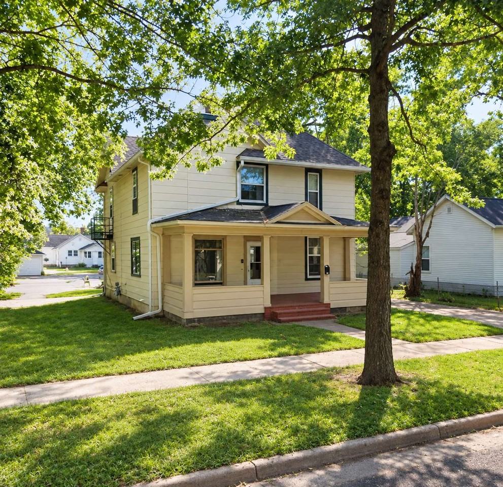 721 Niagara St - Photo 2 of 10