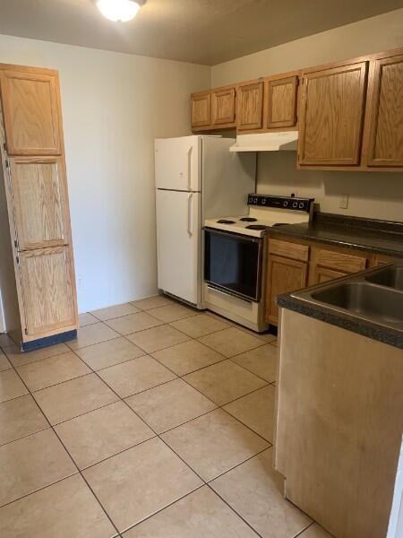 640 Broadway St - Photo 3 of 10
