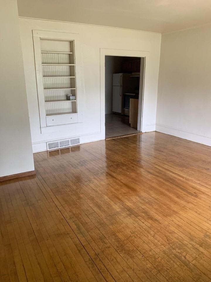 640 Broadway St - Photo 6 of 10