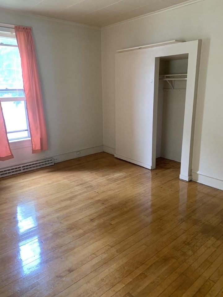 640 Broadway St - Photo 7 of 10